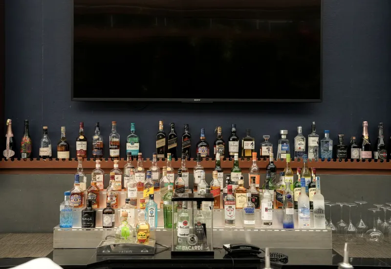 Guests in 30 Minutes? Here's How to Make Your Home Bar Look Like You Never Stopped Planning